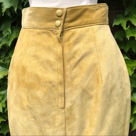 Vintage Danier Suede Skirt - Picture 3 of 4